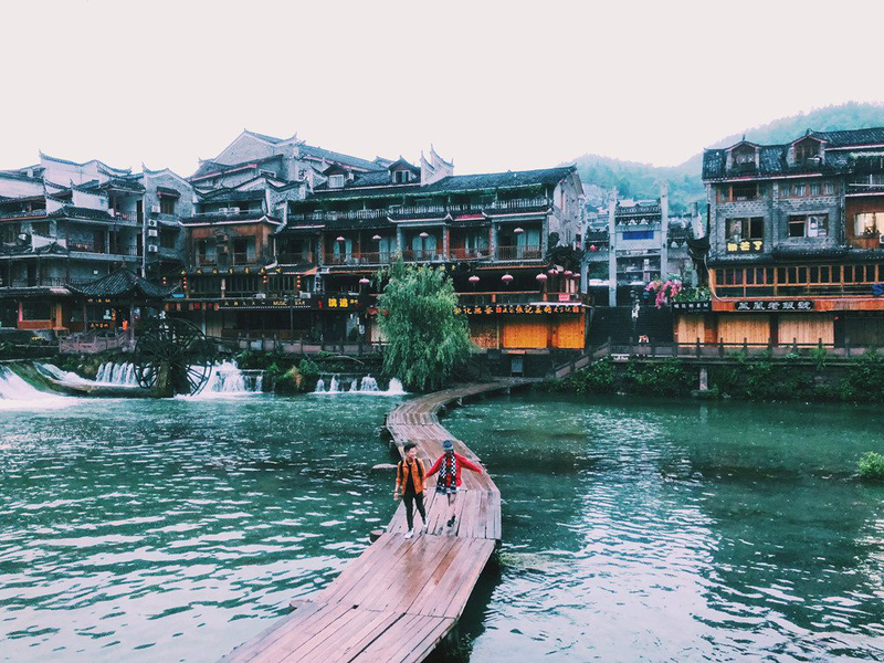 TRƯƠNG GIA GIỚI - PHƯỢNG HOÀNG CỔ TRẤN