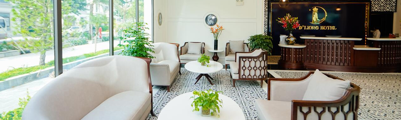 KHÁCH SẠN D'LIORO 5*